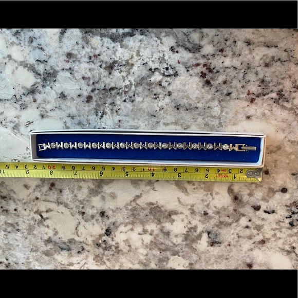 Rhinestone “MOM” bracelet - Picture 2 of 3